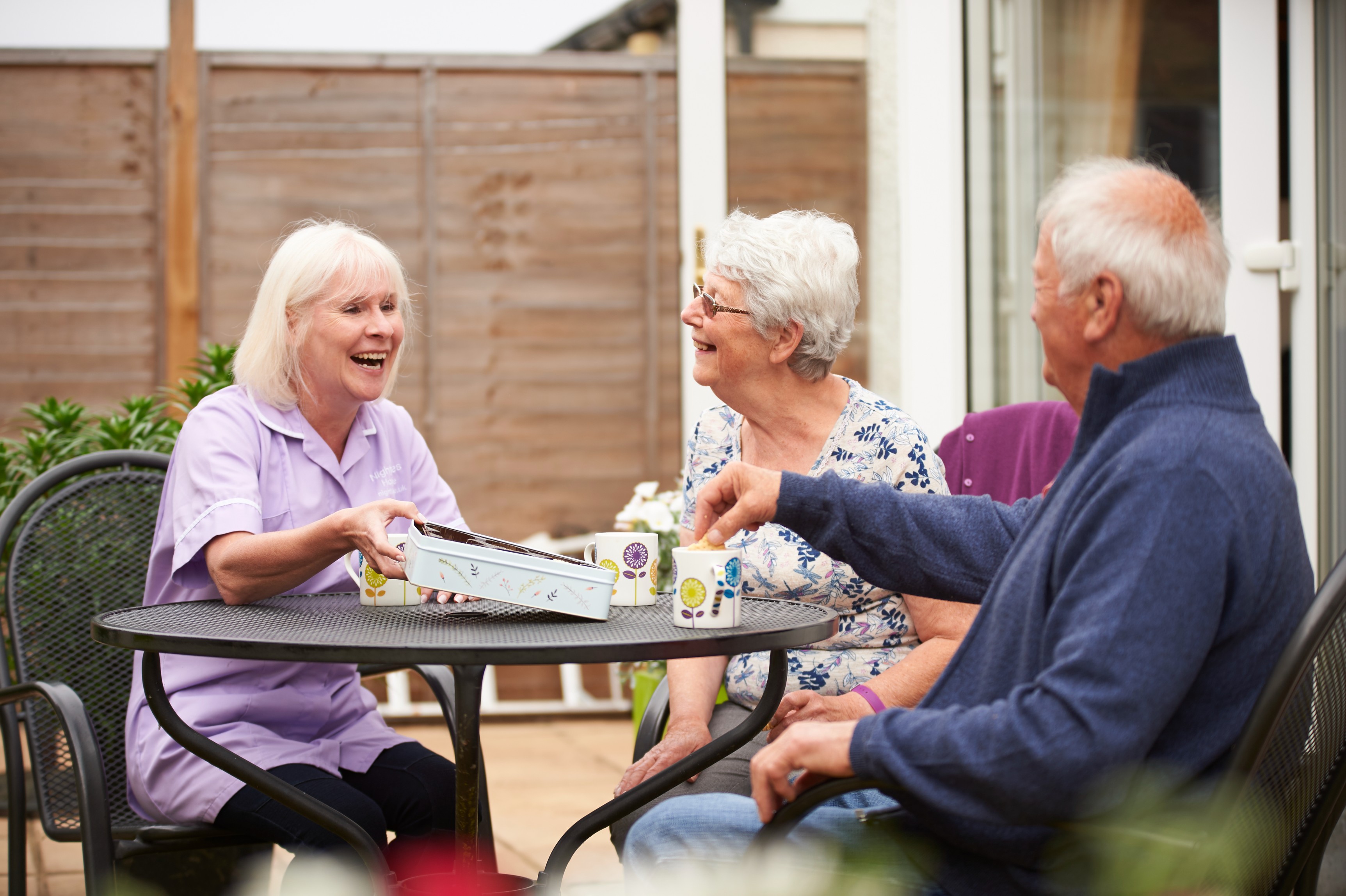 breakfast in garden 1